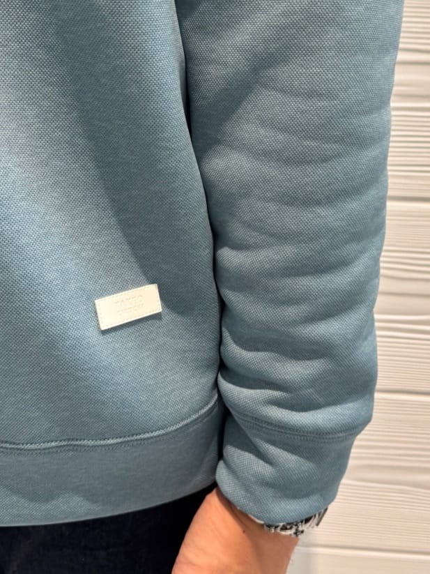 井出恭輔さんの「TAKEO KIKUCHI｜【DOWN FABRIC】ダウンファブリック スタンドカラーブルゾン」を使ったコーディネート