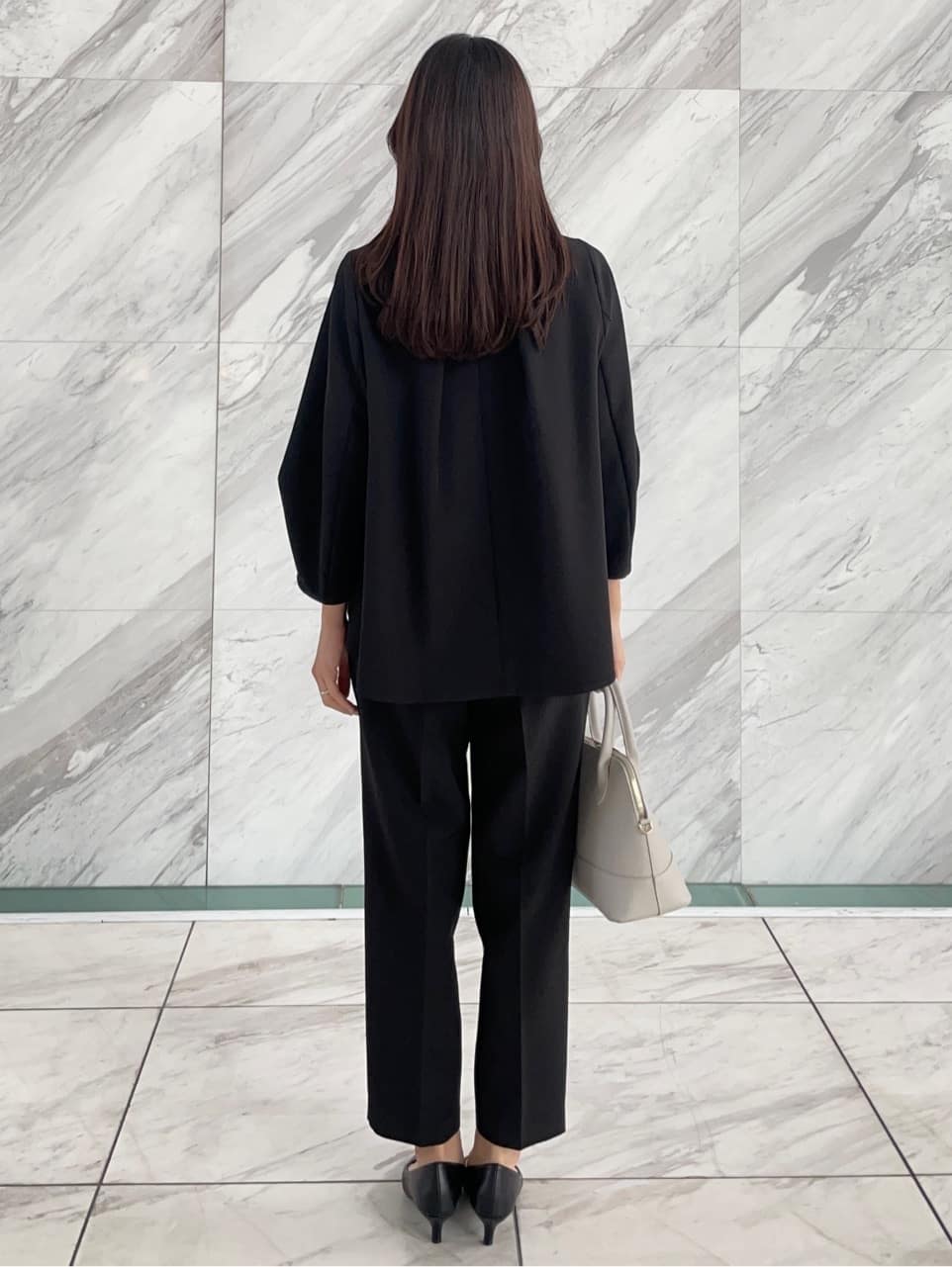 えりさんの「OPAQUE.CLIP｜◆《ツインセット》ブラウス&times;テーパードパンツ／オケージョン対応」を使ったコーディネート
