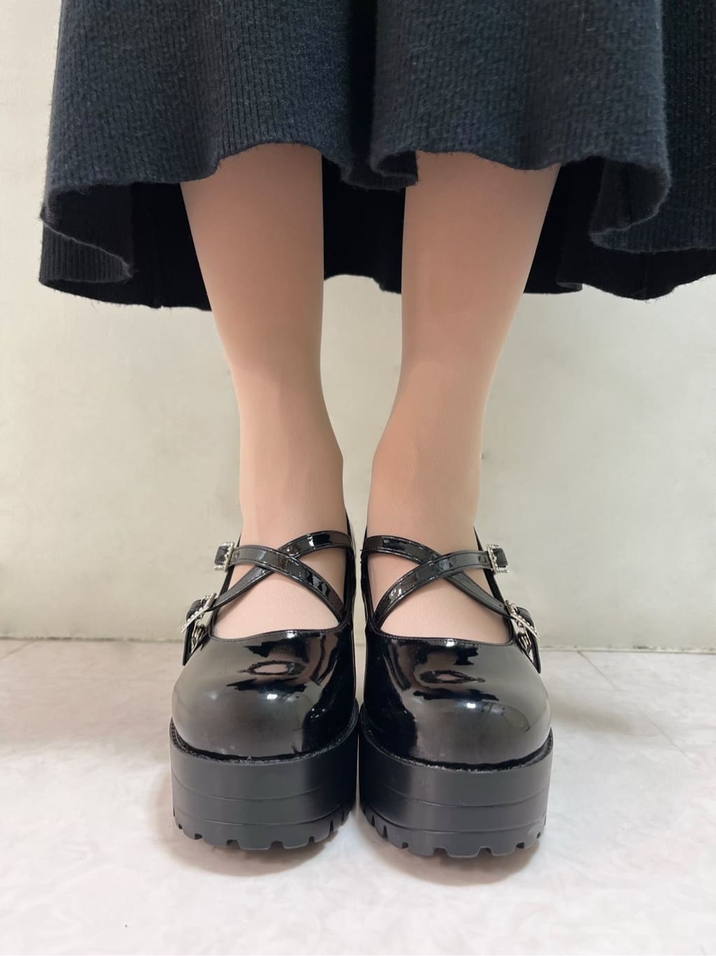 myさんの「ESPERANZA｜厚底キラキラダブルストラップパンプス」を使ったコーディネート