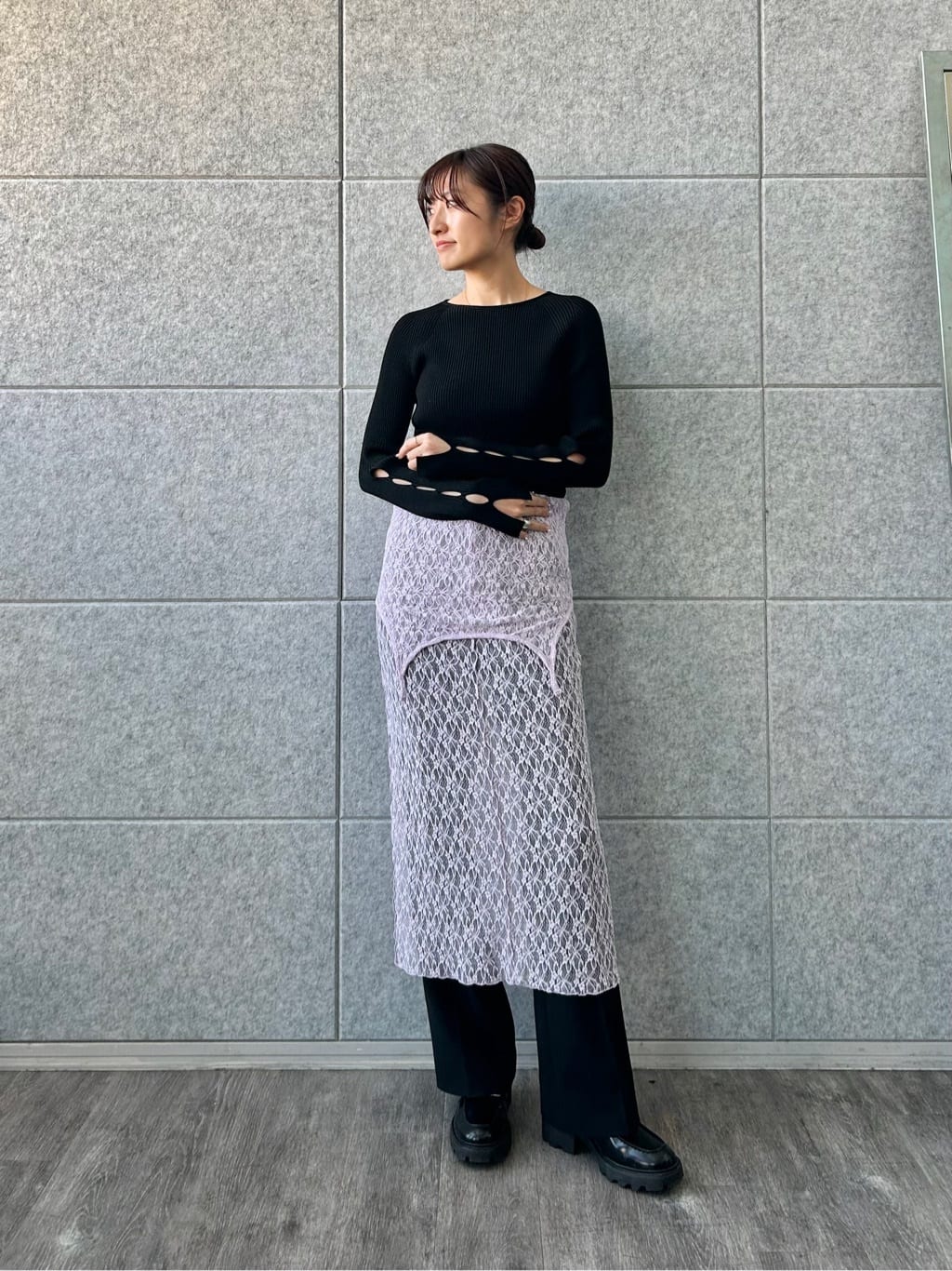 harunaさんの「CODE A｜◆hole sleeve knit」を使ったコーディネート