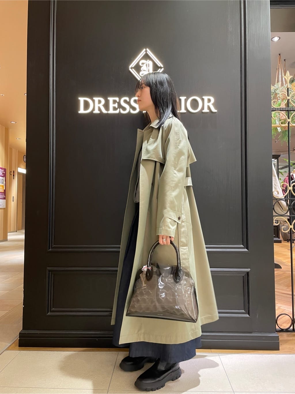 Karinさんの「DRESSTERIOR｜【ウォッシャブル/美シルエット】ライトトレンチコート」を使ったコーディネート
