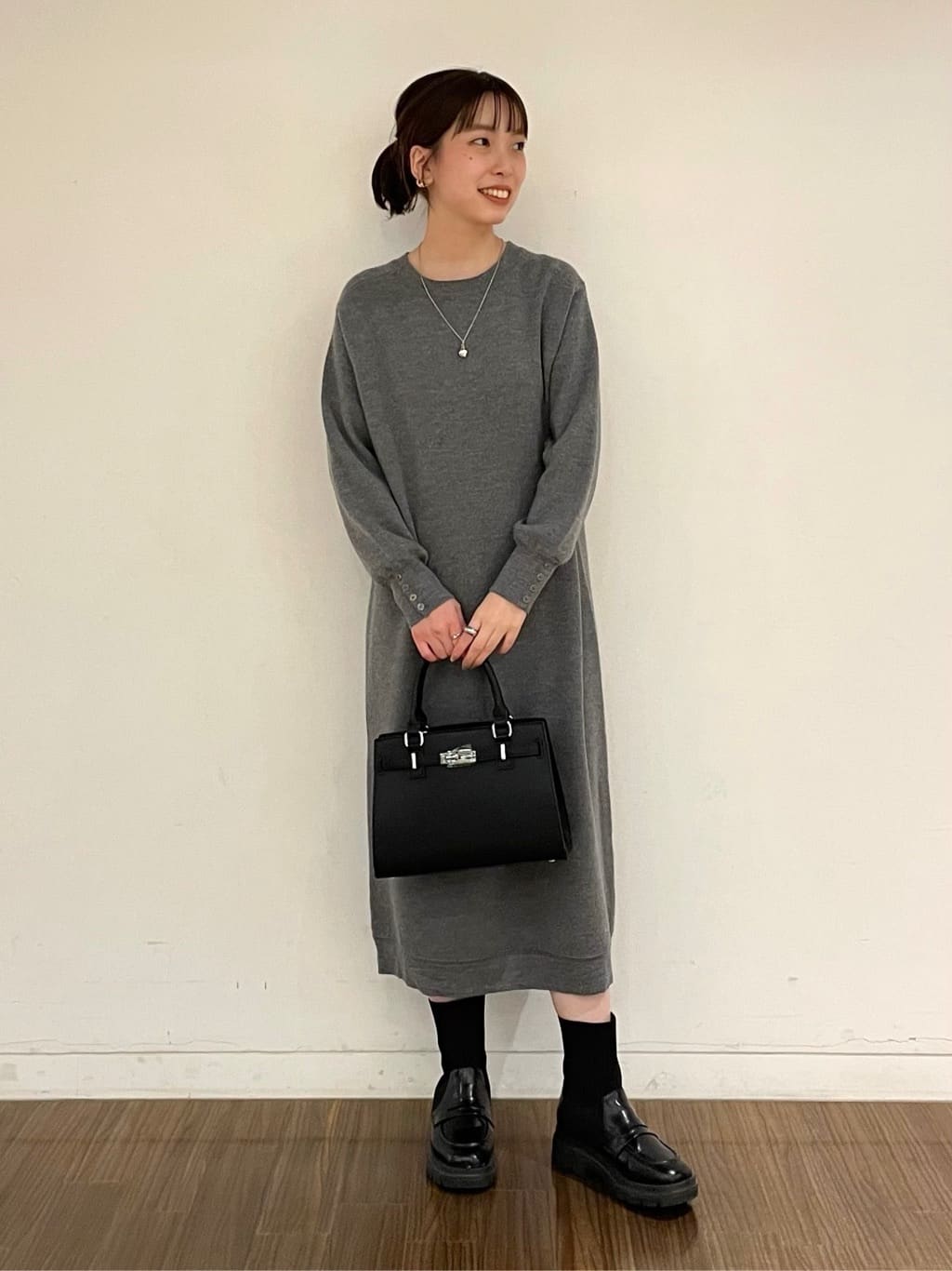 ねねさんの「INDIVI｜◆【合皮／フォーマル】ショルダー付きスクエアバッグ」を使ったコーディネート