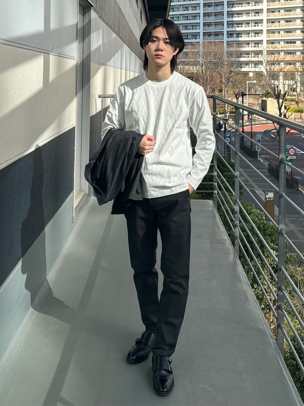 うらしーさんの「THE SHOP TK｜【オールシーズン穿ける！】7DAYSストレッチへリンボンパンツ　ON&hArr;OFF兼用」を使ったコーディネート
