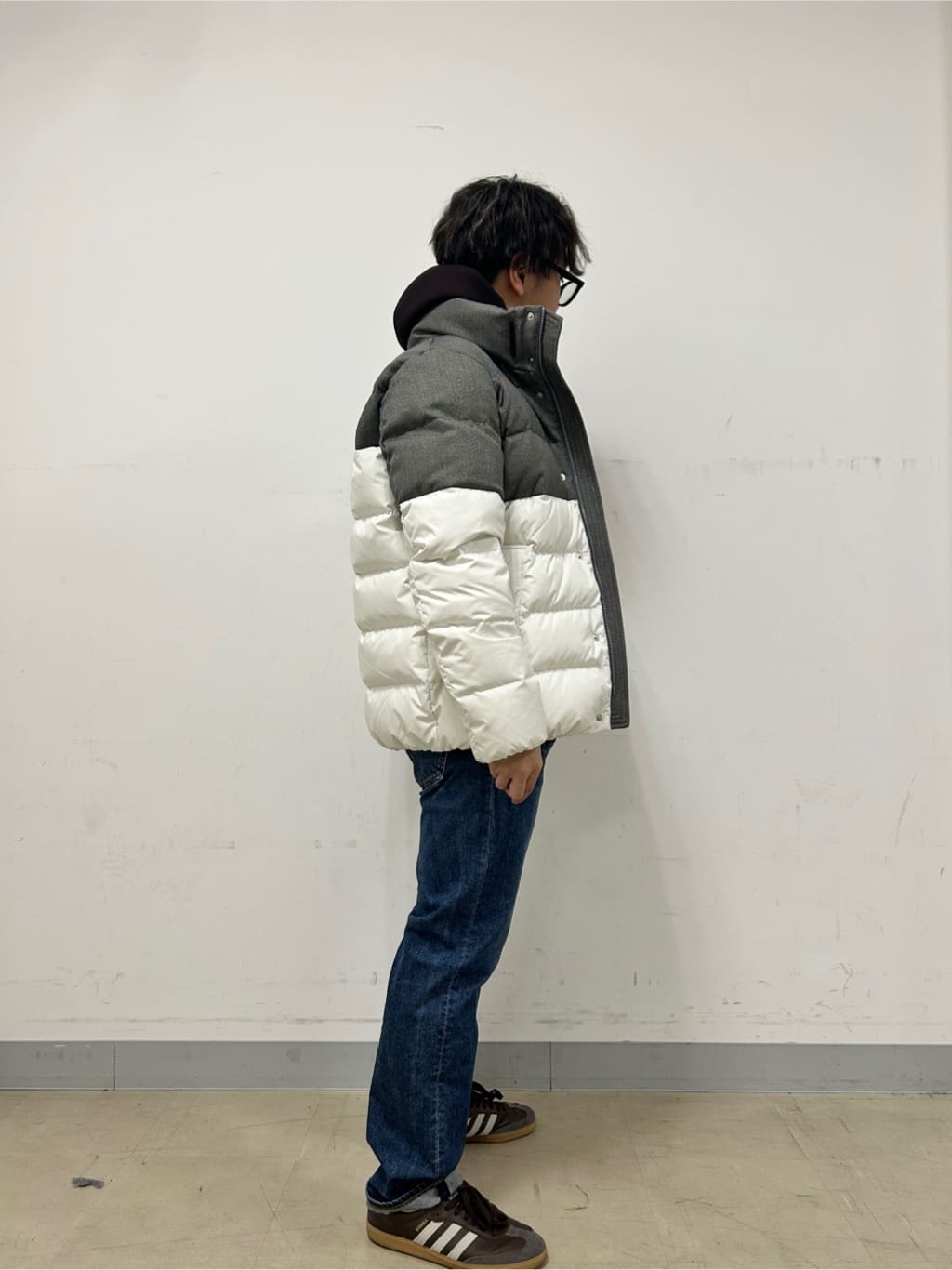Hiroさんの「TAKEO KIKUCHI｜【モンスターストレッチ】日本製 ウォッシュド デニムパンツ」を使ったコーディネート