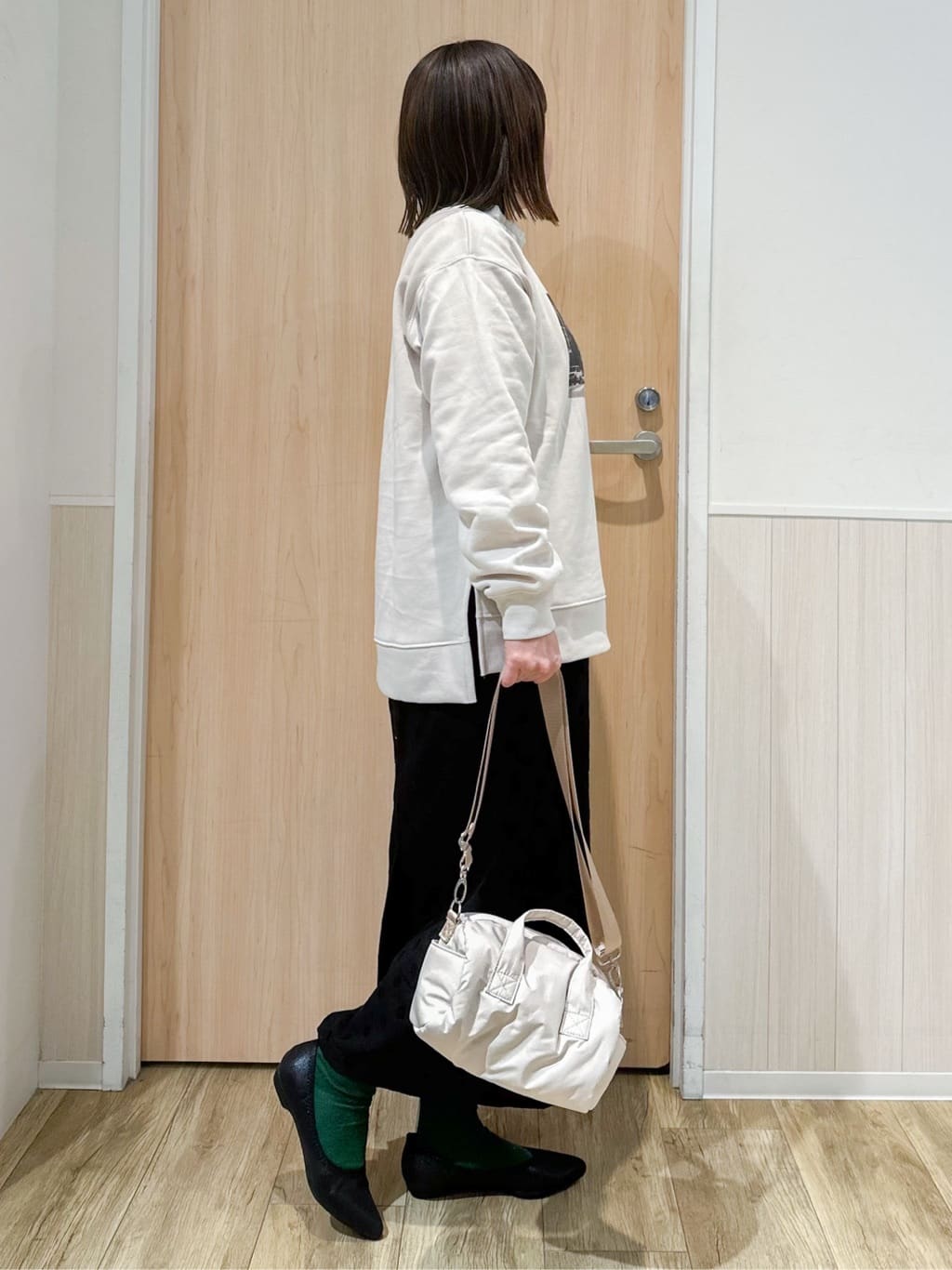 mimoさんの「SHOO･LA･RUE｜◆ストレッチアーモンドトゥパンプス」を使ったコーディネート