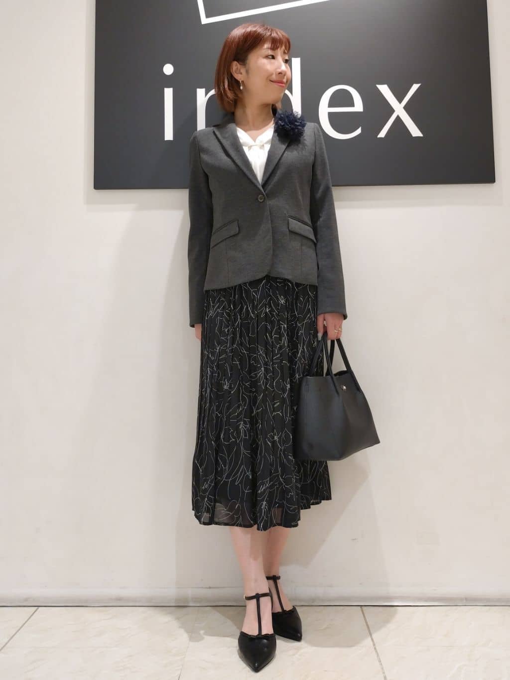 n.さんの「index｜◆【2WAY】フラワーパーツ合皮ミドルトートバッグ」を使ったコーディネート