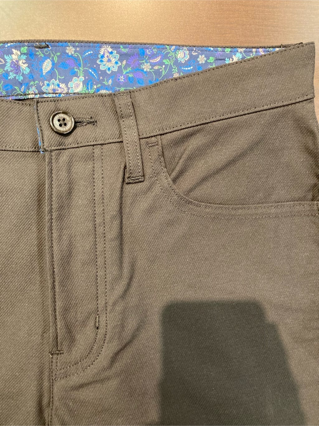 シュンさんの「TAKEO KIKUCHI｜【Made in JAPAN】播州織 ストレッチ パンツ」を使ったコーディネート