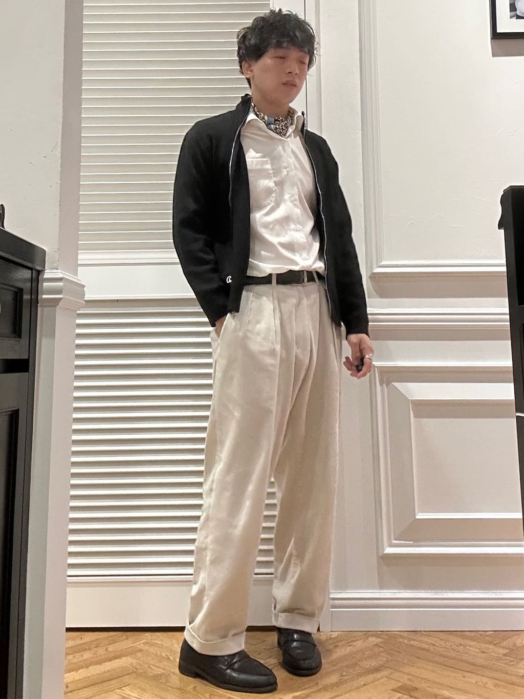 須田　慎二郎さんの「DRESSTERIOR｜【撥水加工/Safari5月号掲載】ローファー」を使ったコーディネート