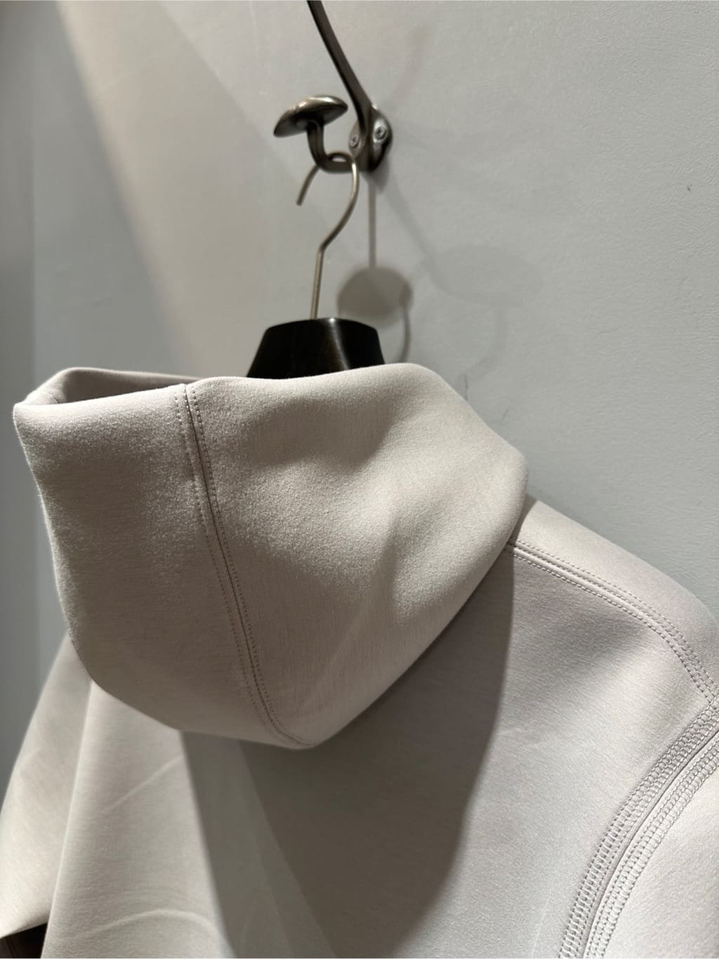Uさんの「TAKEO KIKUCHI｜【全7サイズ&times;8色展開！】トップマルチヘリンボン パンツ」を使ったコーディネート