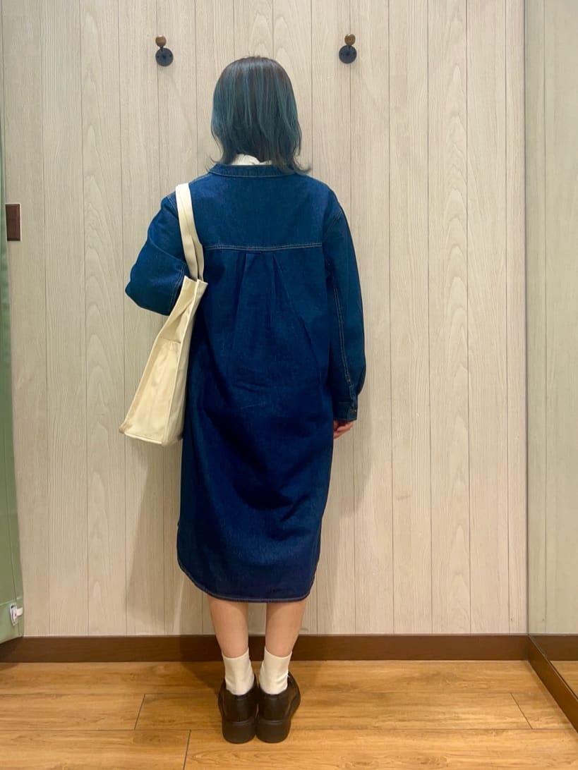 すずさんの「SHOO･LA･RUE｜◆すっきり好印象 フリルスタンドブラウス」を使ったコーディネート