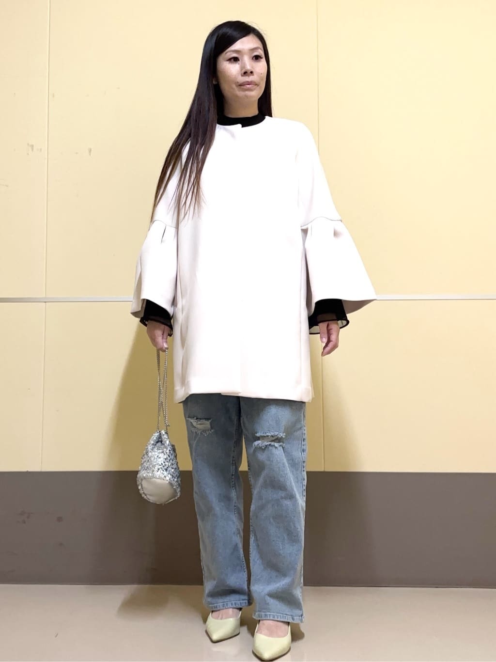 あきさんの「OPAQUE.CLIP｜◆フレアスリーブミドルコート【洗える】」を使ったコーディネート