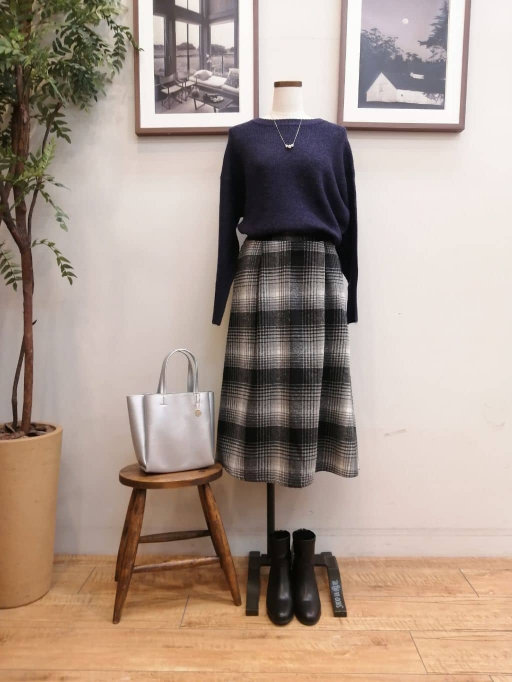 maiさんの「SHOO･LA･RUE｜◆【セレモニー】ポイントパヴェボールネックレス」を使ったコーディネート