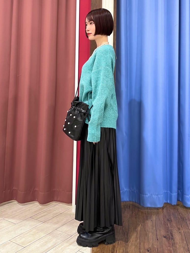 るるさんの「SHOO･LA･RUE｜◆【セレモニー】ダイヤレーン・フェイクパール切替ネックレス」を使ったコーディネート