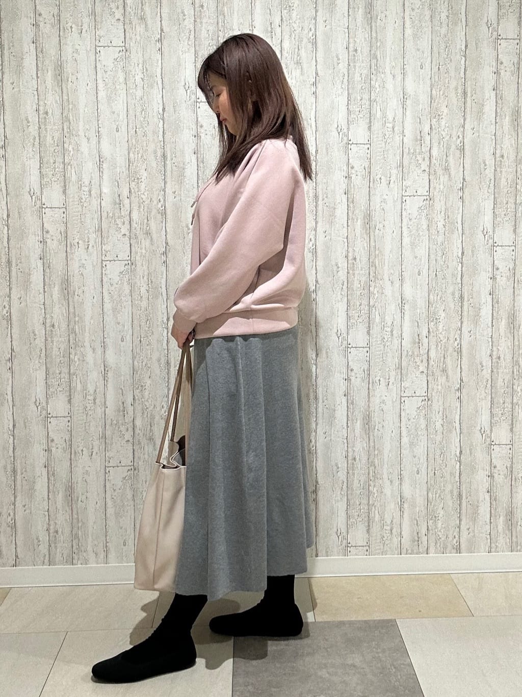 yokoさんの「SHOO･LA･RUE｜◆オイルレザー風つまみハンドルトート」を使ったコーディネート