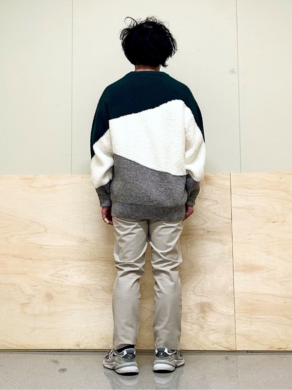 KENJI Iさんの「THE SHOP TK｜【オールシーズン穿ける！】7DAYSストレッチへリンボンパンツ　ON&hArr;OFF兼用」を使ったコーディネート