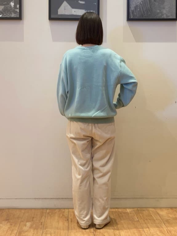 momoharuさんの「SHOO･LA･RUE｜◆【洗える/ちくちくしにくい/静電気軽減】スウェットライク ロゴニット」を使ったコーディネート