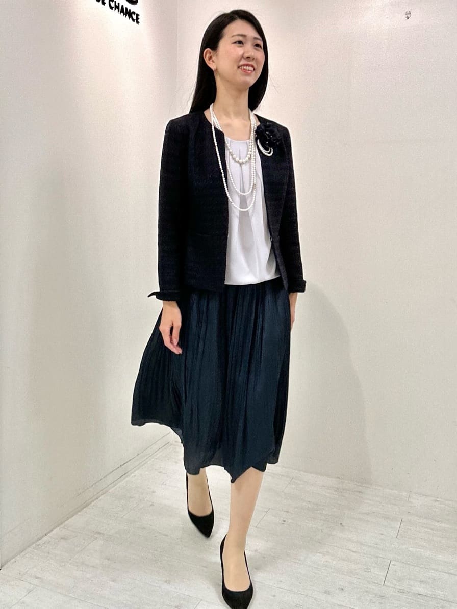 akariさんの「COUP DE CHANCE｜【洗える／日本製／通勤】タックブラウス」を使ったコーディネート