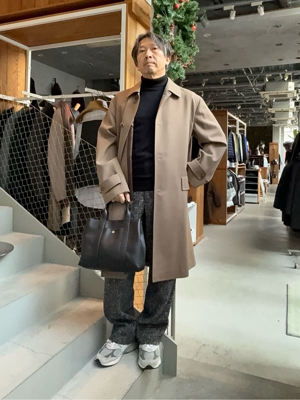 デザイナーTAKEman さんの「TAKEO KIKUCHI｜◆【便利なサイズ感】ドライビング　トートバッグ」を使ったコーディネート