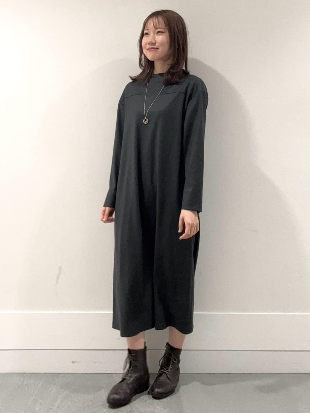 mioさんの「UNTITLED｜トリプルワントップペンダント」を使ったコーディネート