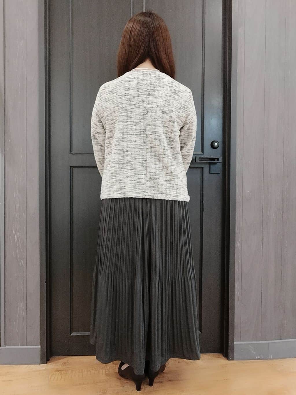 mさんの「SHOO･LA･RUE｜◆【セレモニーにも】ひらりと揺れる上品シルエット サテンプリーツスカート」を使ったコーディネート