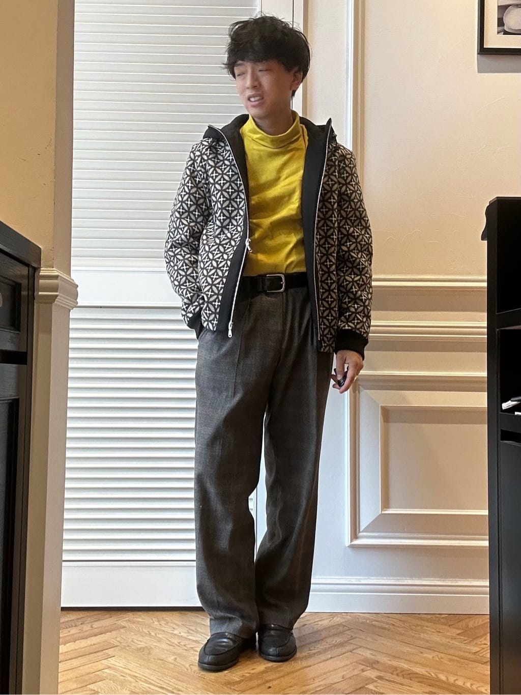 須田　慎二郎さんの「DRESSTERIOR｜【撥水加工/Safari5月号掲載】ローファー」を使ったコーディネート