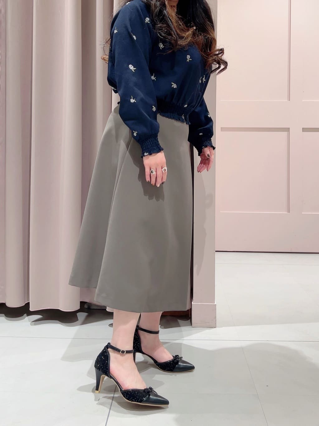 りえさんの「ESPERANZA｜スパンコールセパレートパンプス」を使ったコーディネート