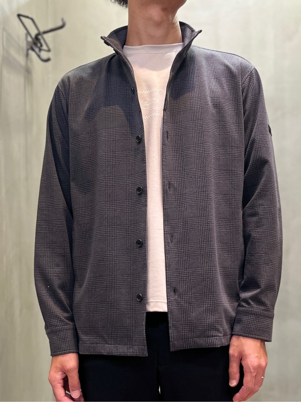 mutoさんの「TAKEO KIKUCHI｜【ONOFF対応】TRダブルニット ストレッチパンツ」を使ったコーディネート