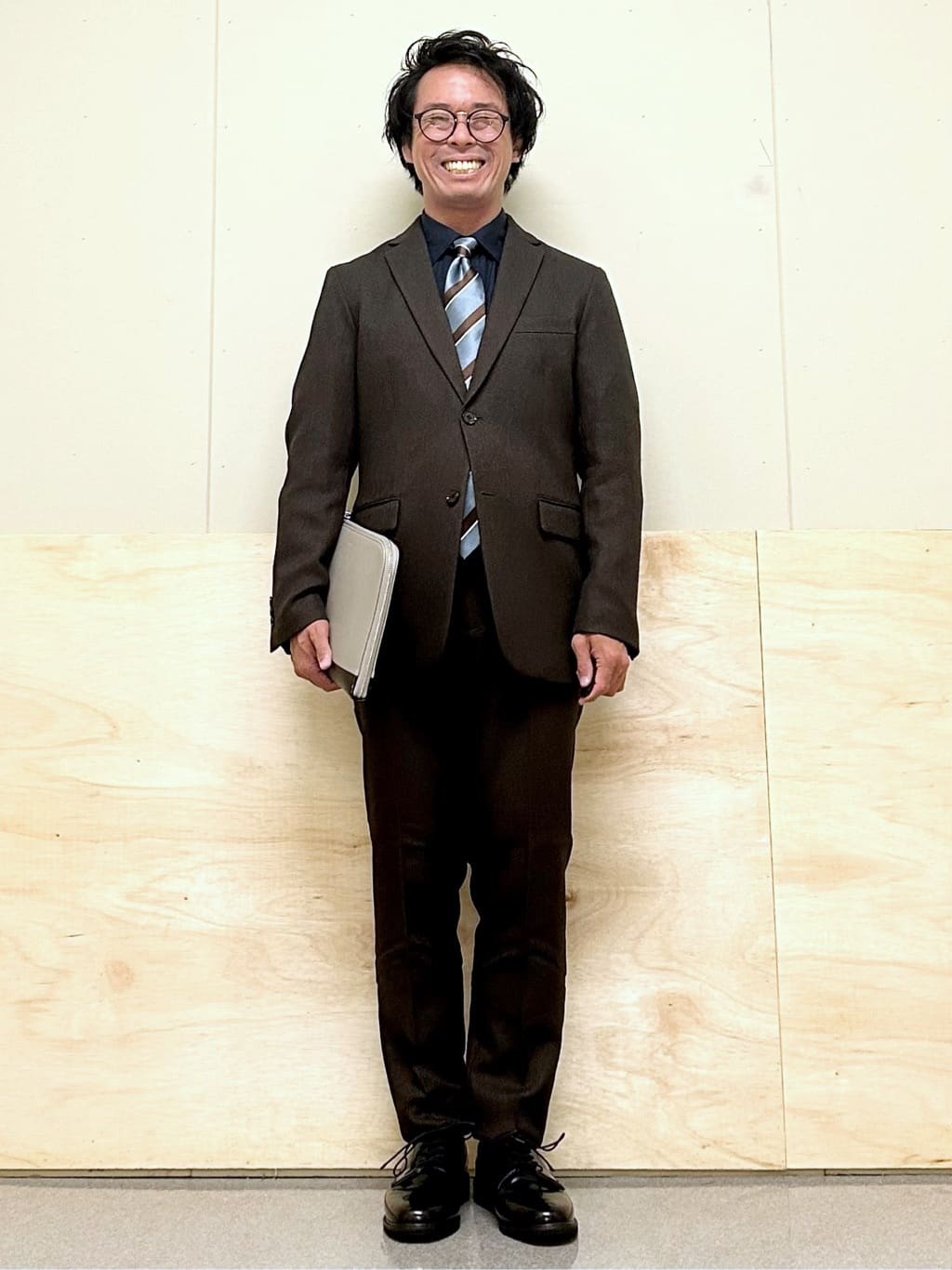 KENJI Iさんの「THE SHOP TK｜【ご好評につき再入荷！！】L字クラッチバッグ 冠婚葬祭/ビジネス/セレモニー/パーティー」を使ったコーディネート