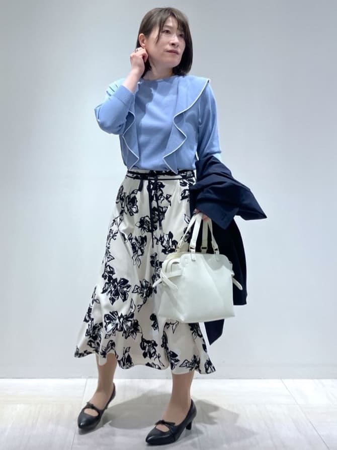 関根さんの「Reflect｜◆ラッフルフリルプルオーバーニット」を使ったコーディネート
