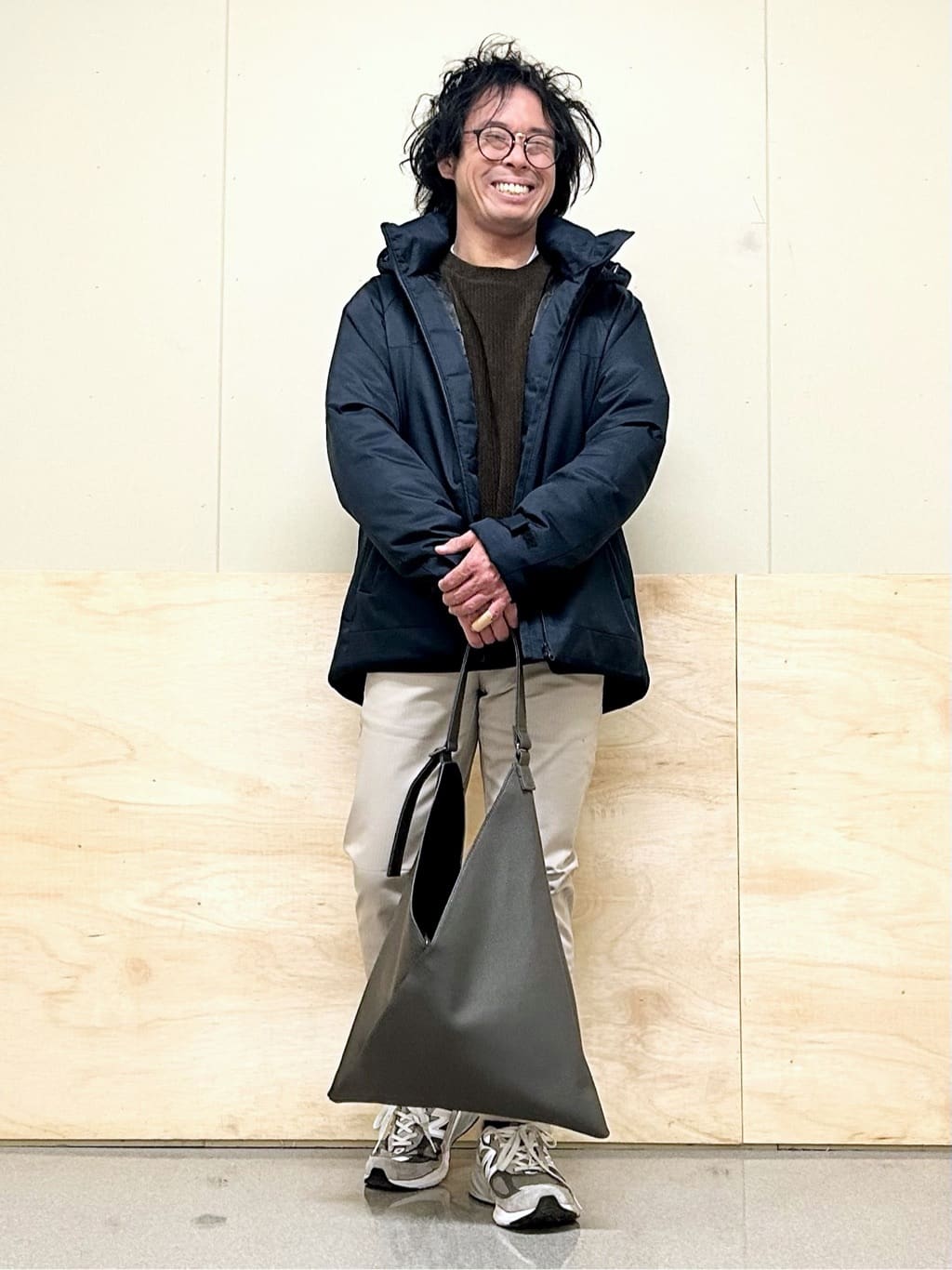 KENJI Iさんの「THE SHOP TK｜【オールシーズン穿ける！】7DAYSストレッチへリンボンパンツ　ON&hArr;OFF兼用」を使ったコーディネート