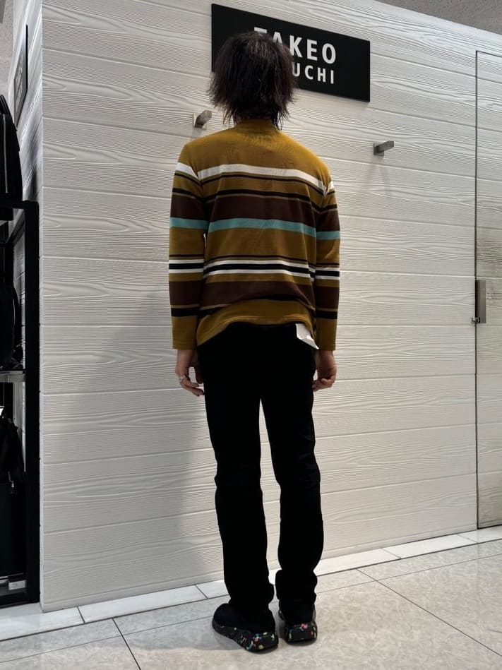 井出恭輔さんの「TAKEO KIKUCHI｜【Sサイズ～】ストレッチ デニム パンツ」を使ったコーディネート