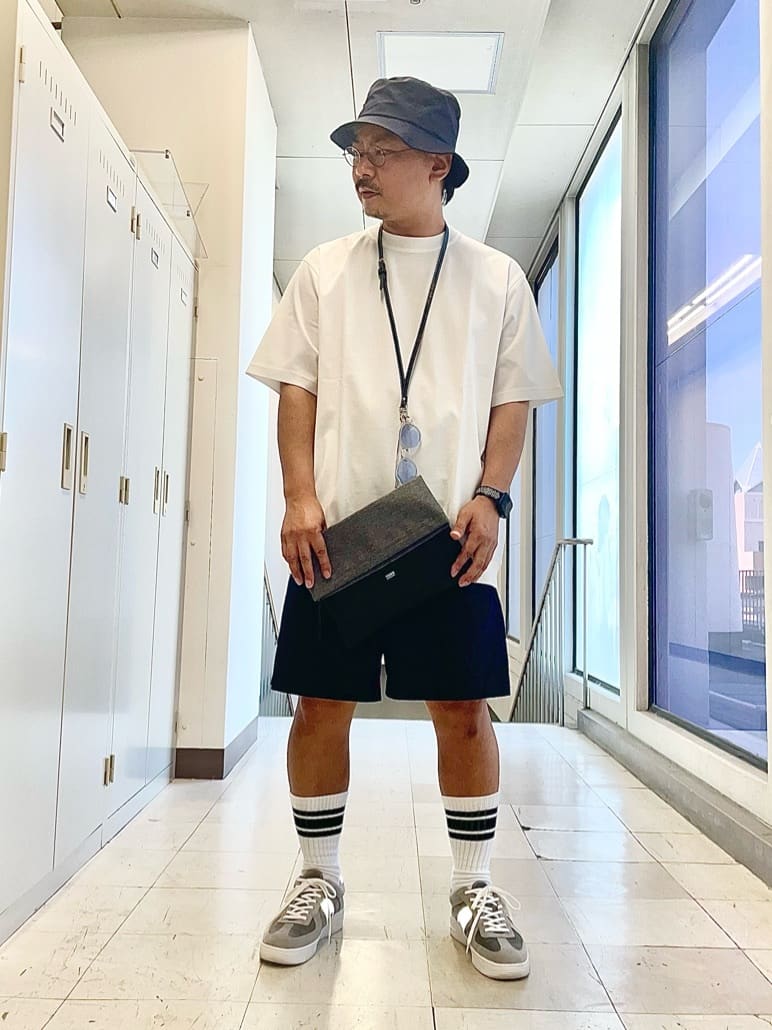 MAKOTO AIさんの「TAKEO KIKUCHI｜【2WAY】ショルダー クラッチバッグ」を使ったコーディネート