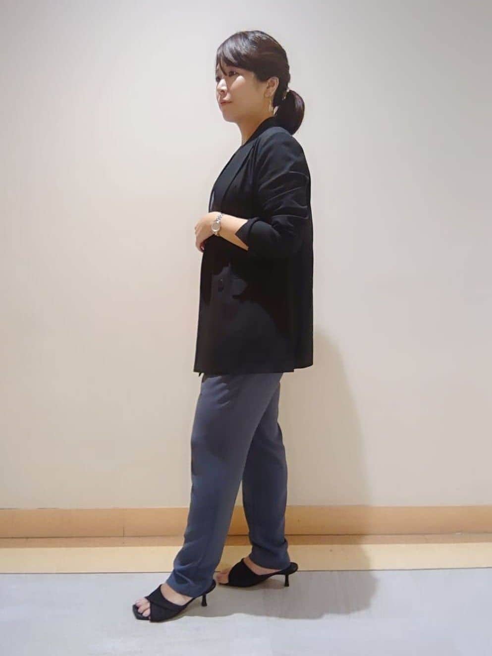 TOMOMIさんの「INDIVI｜【セレモニーにおすすめ！】パール調トップネックレス」を使ったコーディネート