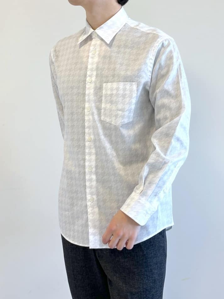イッシーさんの「TAKEO KIKUCHI｜【ONOFF対応】TRダブルニット ストレッチパンツ」を使ったコーディネート