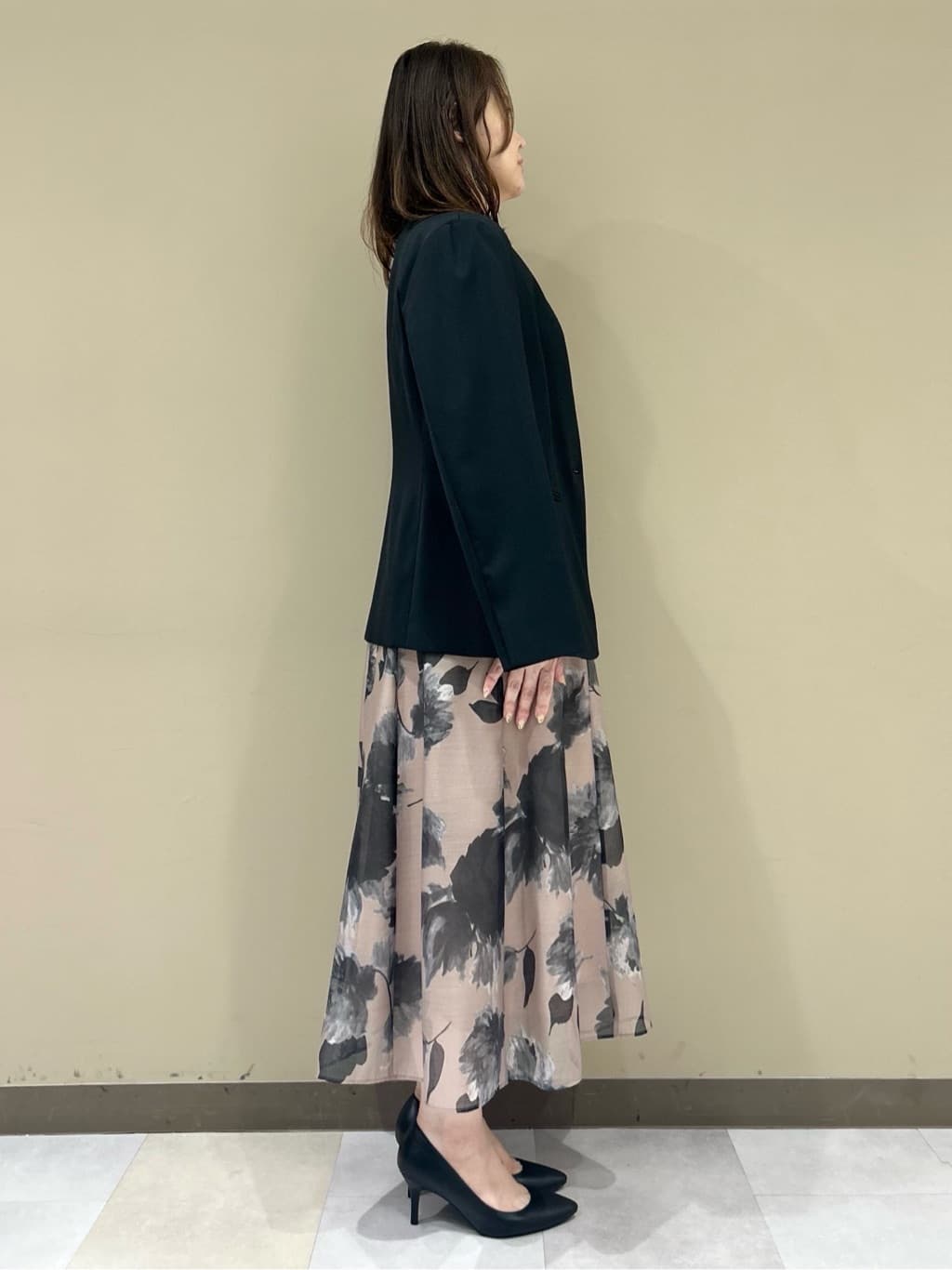 Teraさんの「UNTITLED｜【洗える通勤スーツ】レジェールギャバ　ストレッチカラーレスジャケット」を使ったコーディネート