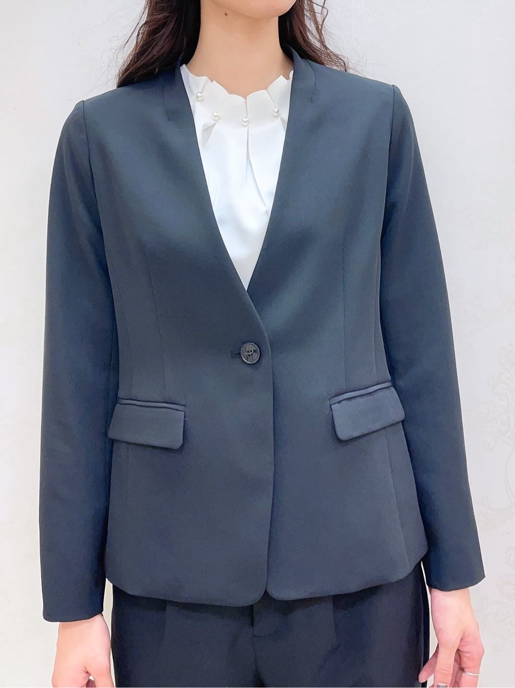 sakiさんの「grove｜【ふわっと心地よい足入れ】やわここち(R)Vカットパンプス」を使ったコーディネート