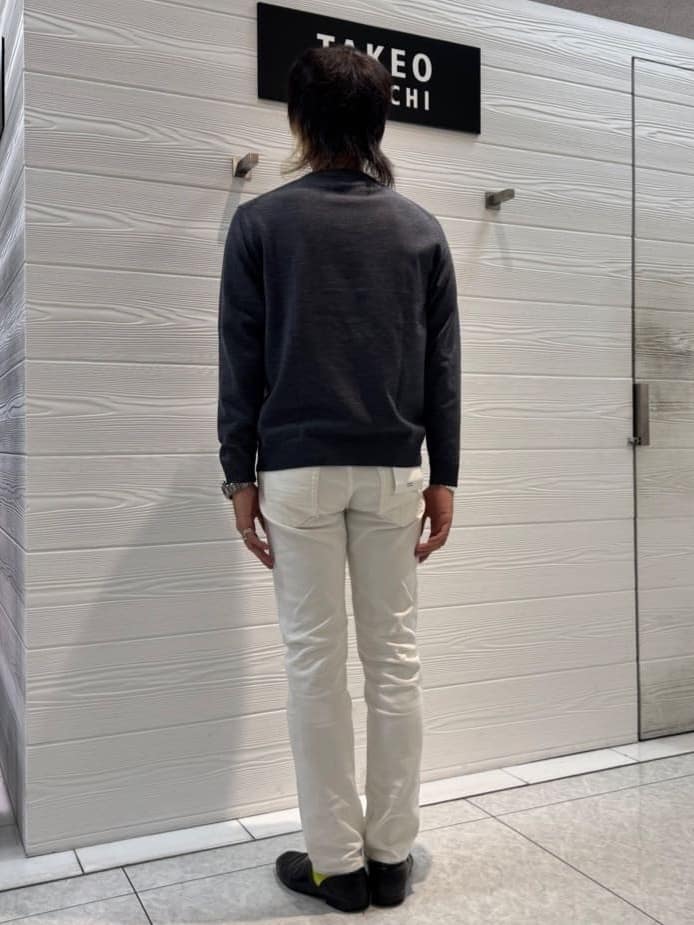 井出恭輔さんの「TAKEO KIKUCHI｜【Sサイズ～】ストレッチ デニム パンツ」を使ったコーディネート
