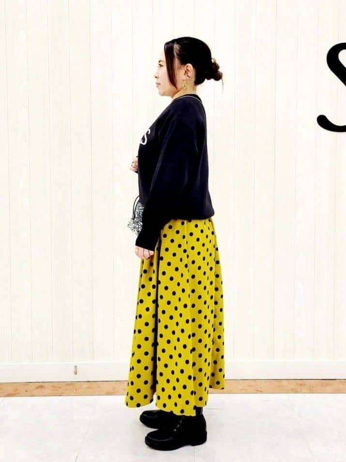 nanahachiさんの「SHOO･LA･RUE｜◆【洗える/ちくちくしにくい/静電気軽減】スウェットライク ロゴニット」を使ったコーディネート