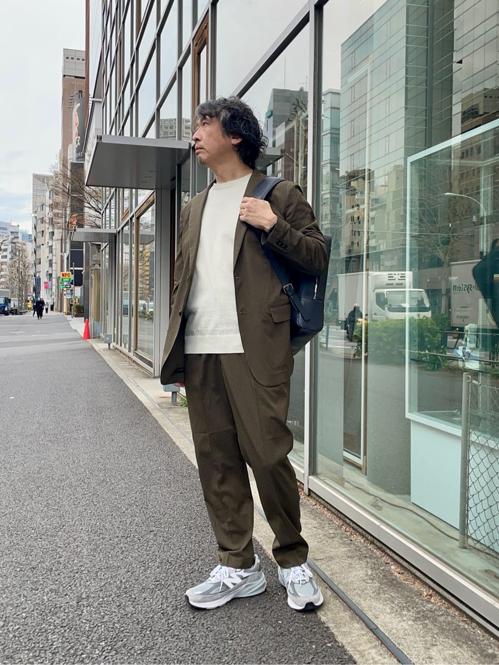 デザイナーTAKEman さんの「TAKEO KIKUCHI｜フルベジタンニンレザー バックパック」を使ったコーディネート