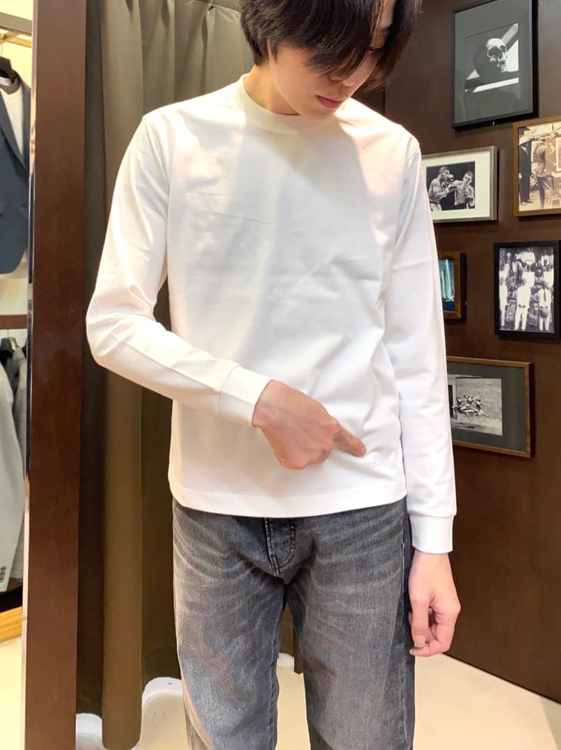コバヤシさんの「TAKEO KIKUCHI｜【モンスターストレッチ】日本製 ウォッシュド デニムパンツ」を使ったコーディネート