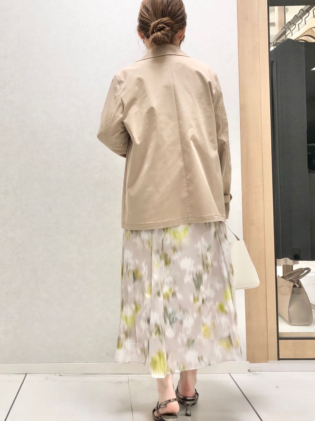 sayuさんの「UNTITLED｜◆【後ろウエストゴム/花柄】ぼかしフラワー プリントスカート」を使ったコーディネート