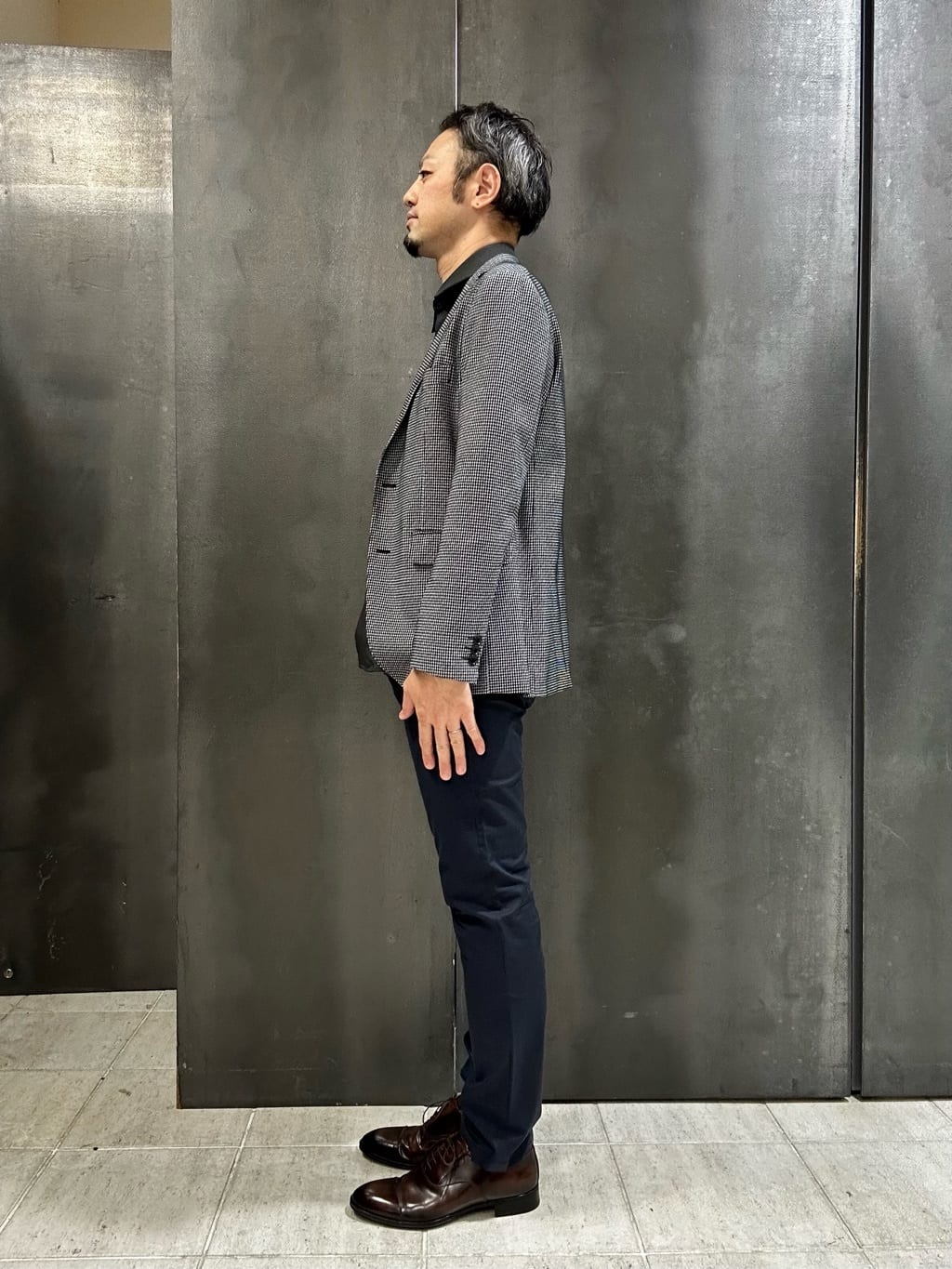 coheyさんの「TAKEO KIKUCHI｜【全7サイズ&times;8色展開！】トップマルチヘリンボン パンツ」を使ったコーディネート