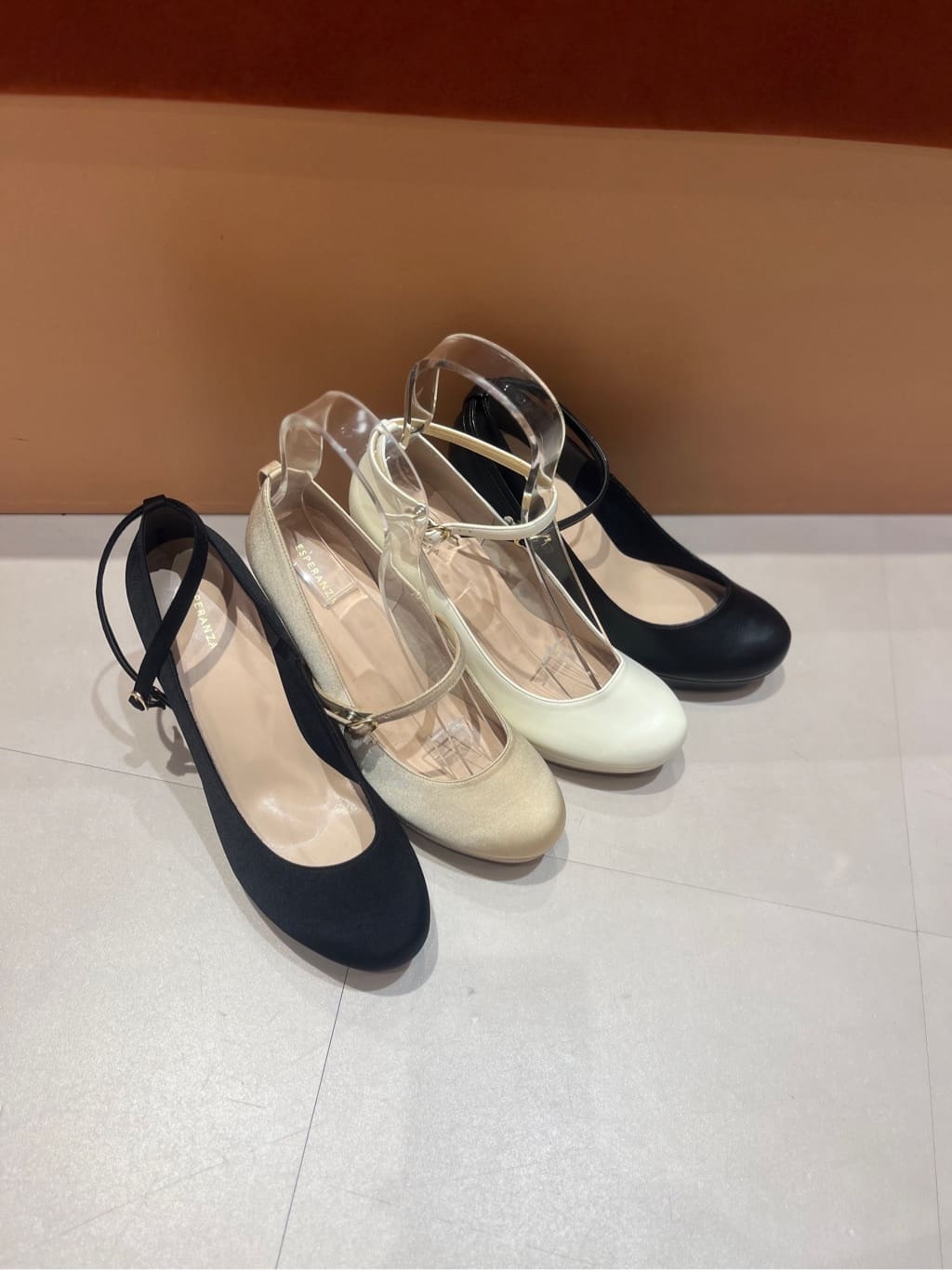 neinaさんの「ESPERANZA｜3WAYチャンキーヒールパンプス」を使ったコーディネート