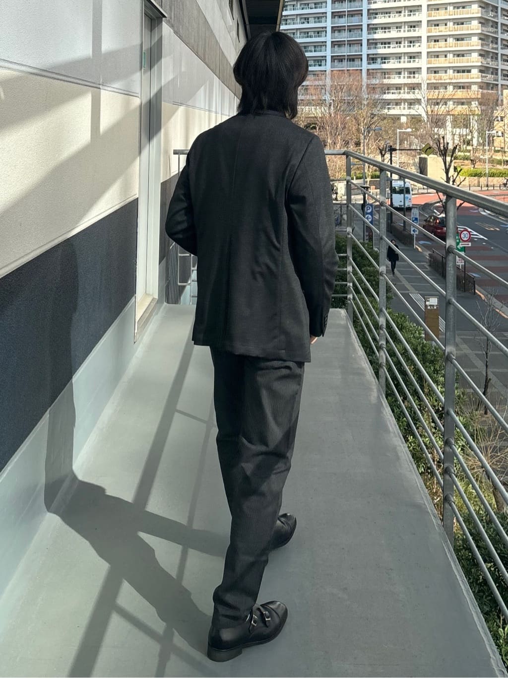 うらしーさんの「THE SHOP TK｜【オールシーズン穿ける！】7DAYSストレッチへリンボンパンツ　ON&hArr;OFF兼用」を使ったコーディネート