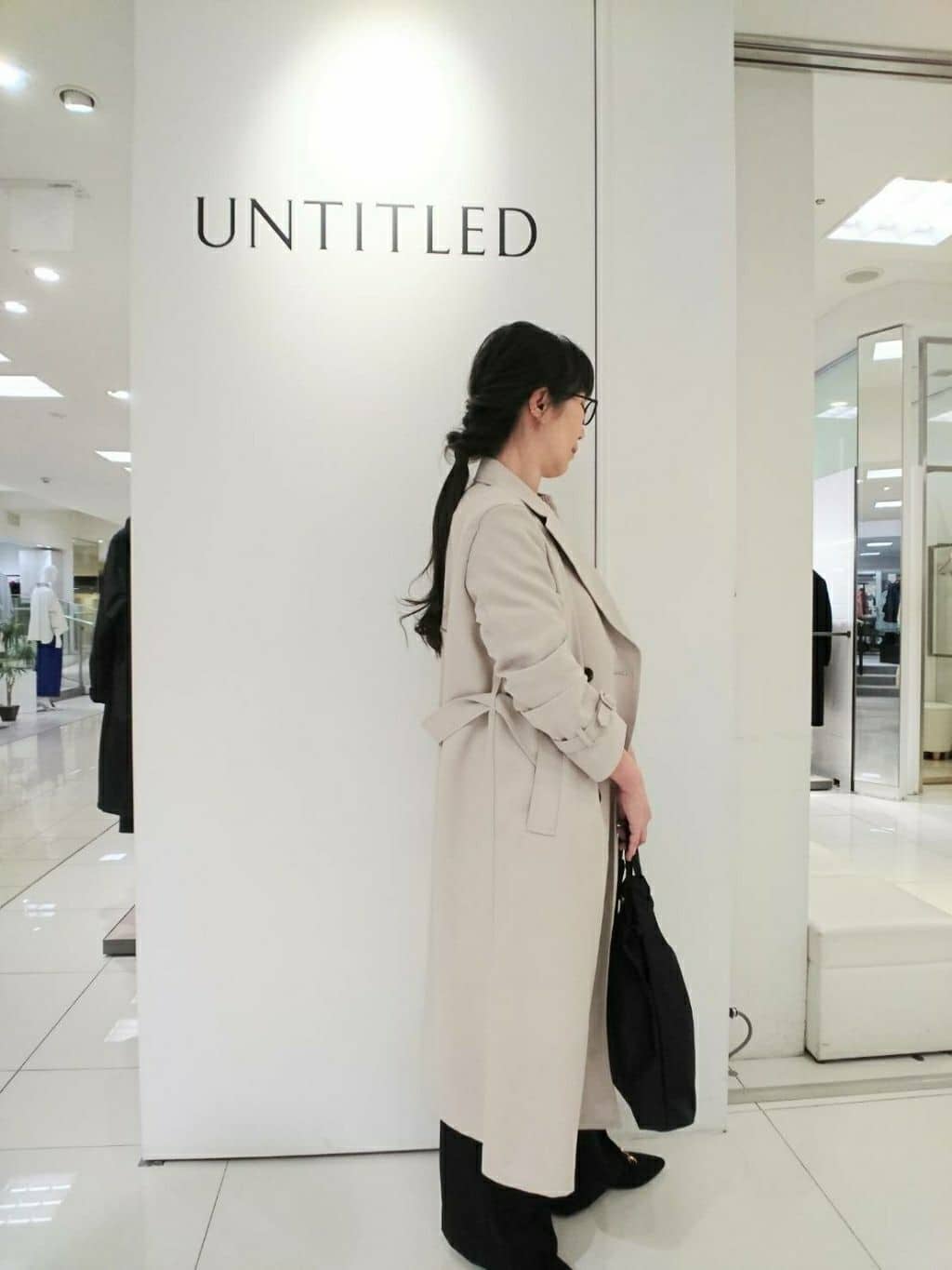YABUさんの「UNTITLED｜◆【通勤】バックサテン トレンチコート」を使ったコーディネート