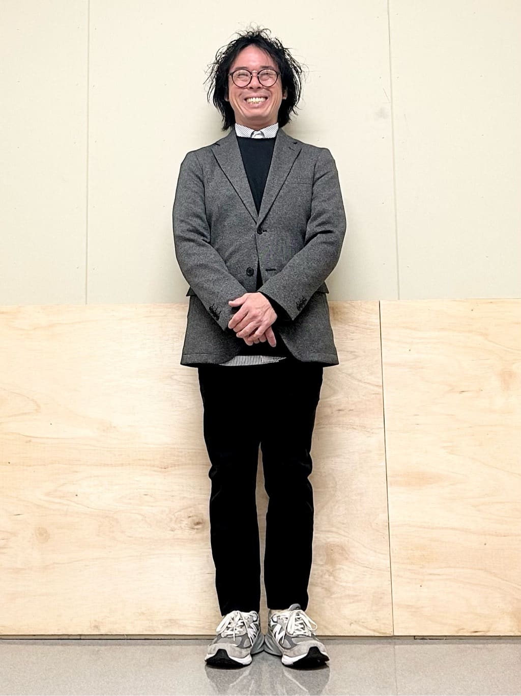 KENJI Iさんの「THE SHOP TK｜【オールシーズン穿ける！】7DAYSストレッチへリンボンパンツ　ON&hArr;OFF兼用」を使ったコーディネート
