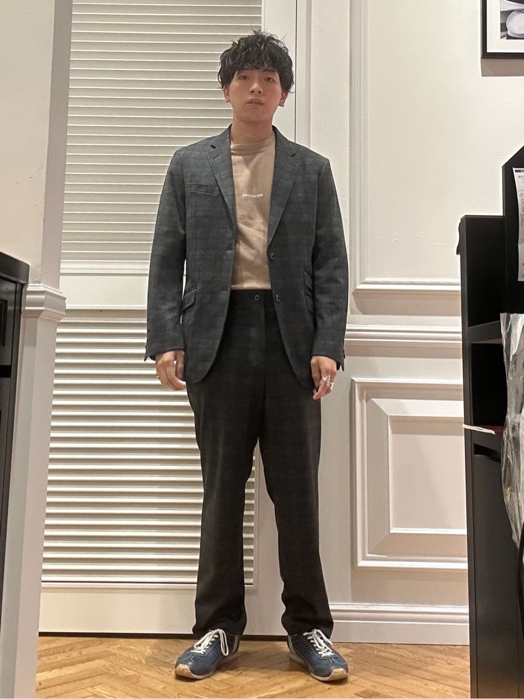須田　慎二郎さんの「DRESSTERIOR｜」を使ったコーディネート