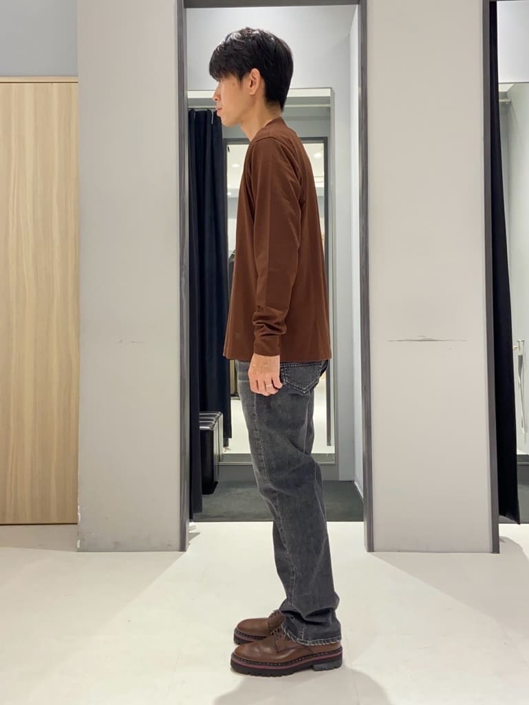 わいずみさんの「TAKEO KIKUCHI｜【モンスターストレッチ】日本製 ウォッシュド デニムパンツ」を使ったコーディネート