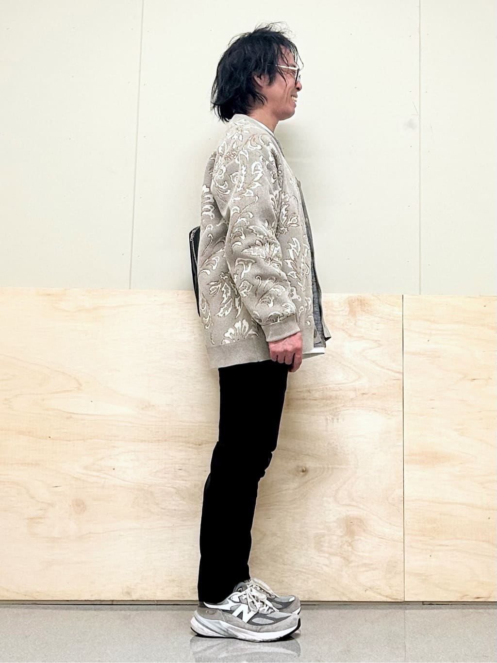 KENJI Iさんの「THE SHOP TK｜【オールシーズン穿ける！】7DAYSストレッチへリンボンパンツ　ON&hArr;OFF兼用」を使ったコーディネート