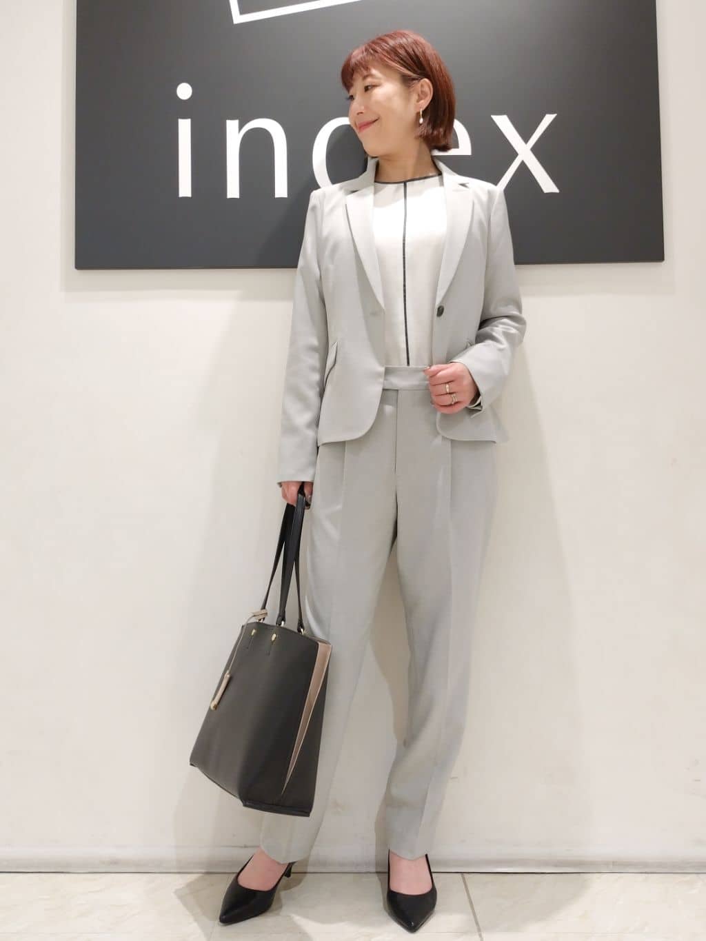 n.さんの「index｜◆バイカラーパイピングブラウス【洗濯機洗い可】」を使ったコーディネート
